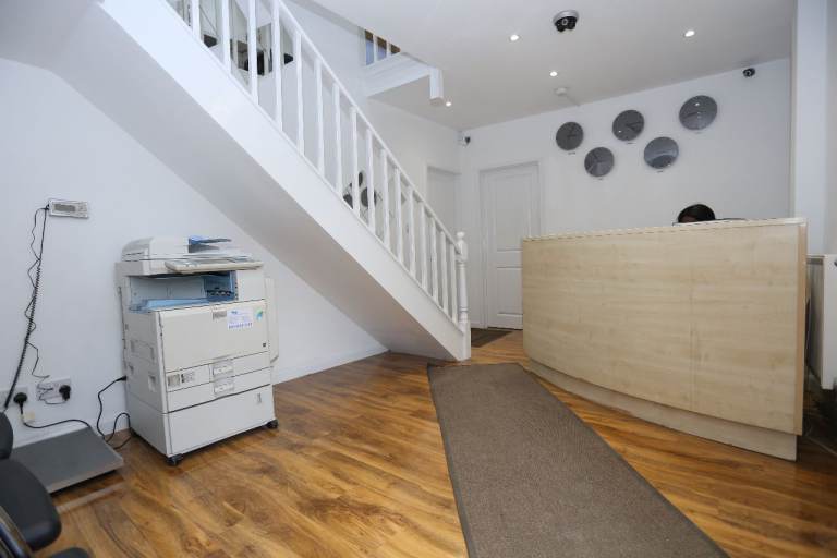 Beautiful Service Office with Wifi and other Amenities