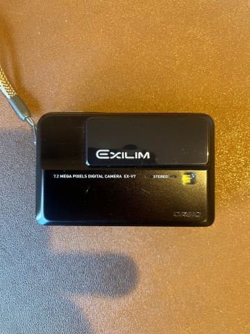 Casio Exilim EX-V7 Digital Camera with Charging dock & Accessories