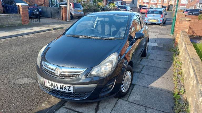 1L 2014 Corsa (NEEDS FIXING, STILL RUNS!)