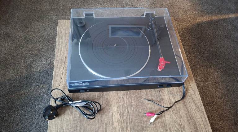 Audio Technica AT-LP3 turntable