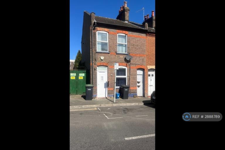 2 bedroom house in Chequer St, Luton, LU1 (2 bed) (#2888789)