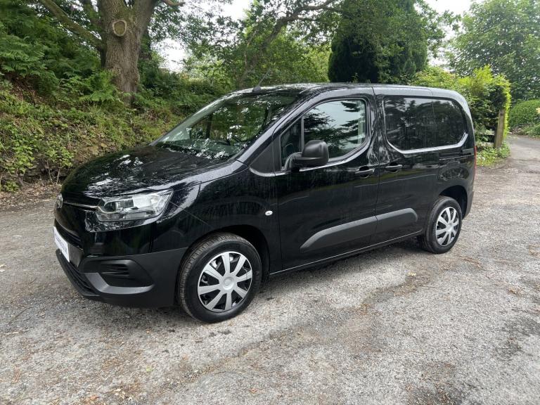 Toyota Proace City van, 1.5 Blue HDi Active, Black, EURO 6, Only 16k miles.