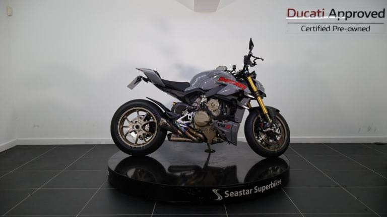 DUCATI STREETFIGHTER V4 S - 2022 - 3400 MILES
