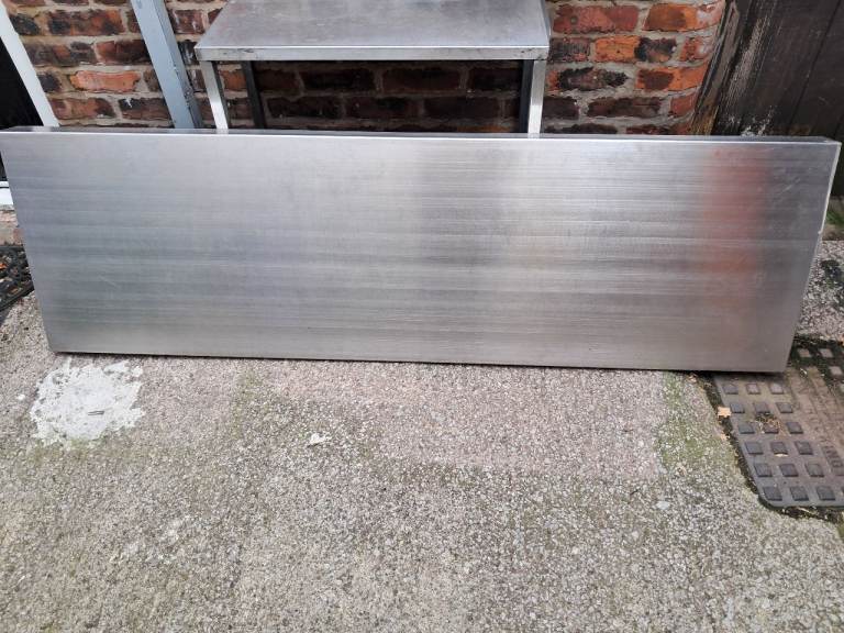 Commercial Stainless Steel Food Preparation Worktop – 200cm x 60cm