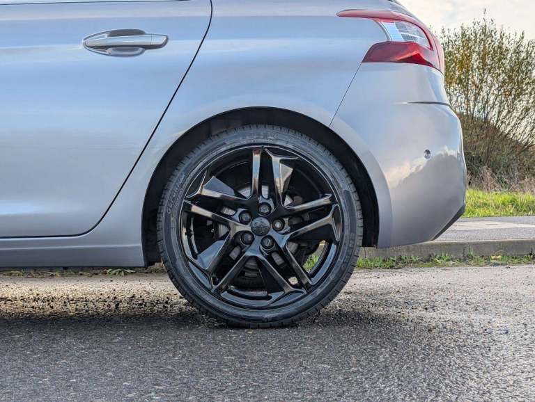 2013 Peugeot 308 1.6 THP Allure 5dr HATCHBACK PETROL Manual