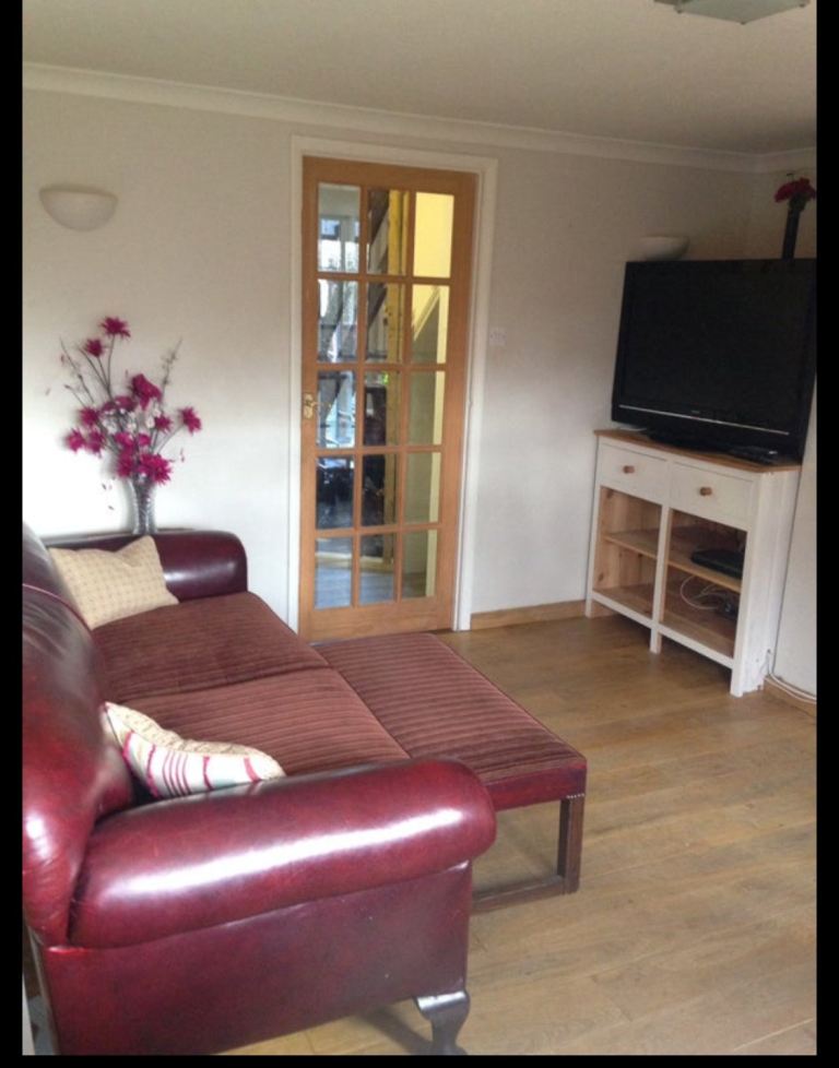 Self contained flat, all bills inc, village close to Ipswich, parking,no smoking/ pets ,furnished 