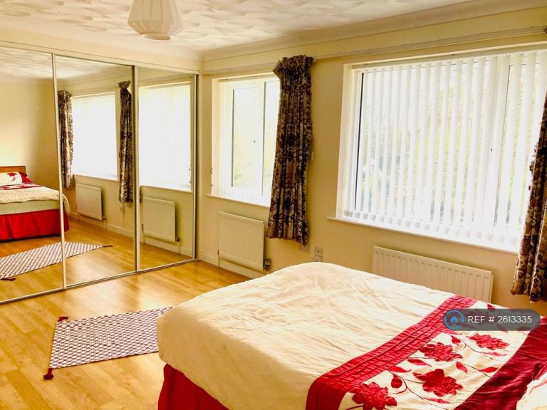 6 bedroom house in Oakwood Road, Southampton, SO53 (6 bed) (#2613335)