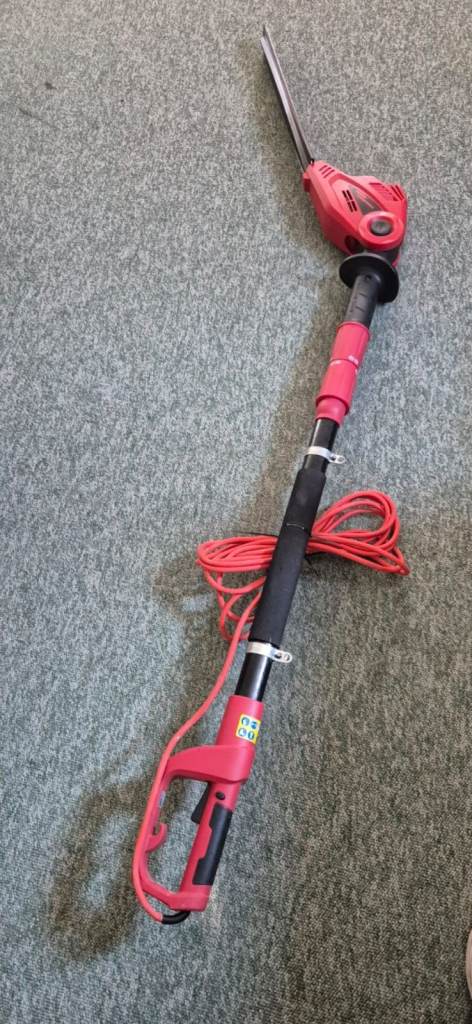 Electric pole hedge trimmer 
