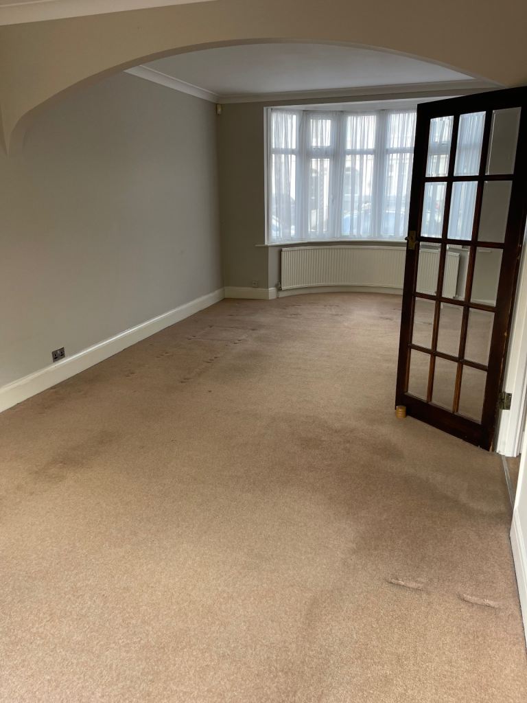 4 Bedroom House in Barking on Chugleigh Cresent IG3 9AT