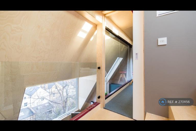 2 bedroom flat in Archway Road, London, N6 (2 bed) (#2701156)