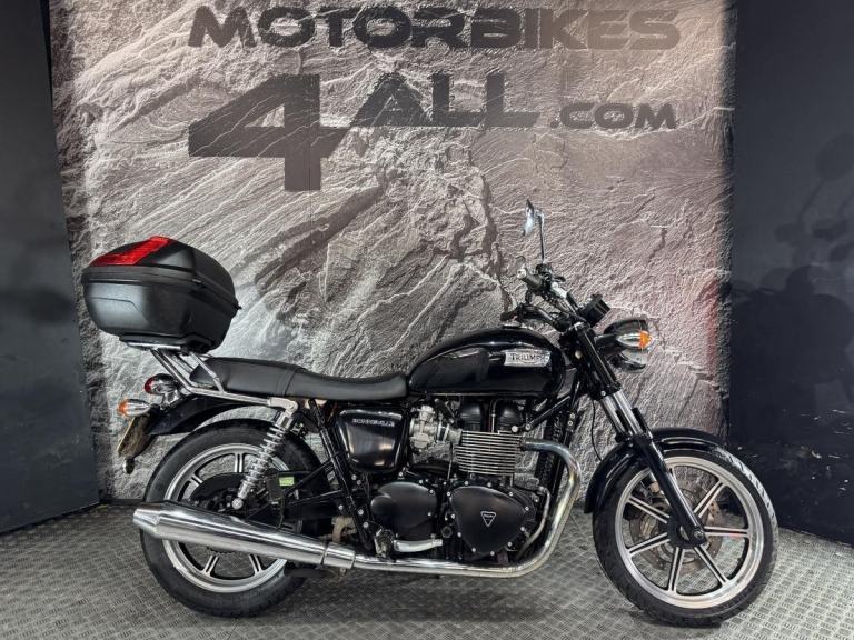 TRIUMPH BONNEVILLE 865 2014