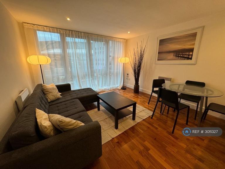 2 bedroom flat in Orion Building, Birmingham, B5 (2 bed) (#3011327)