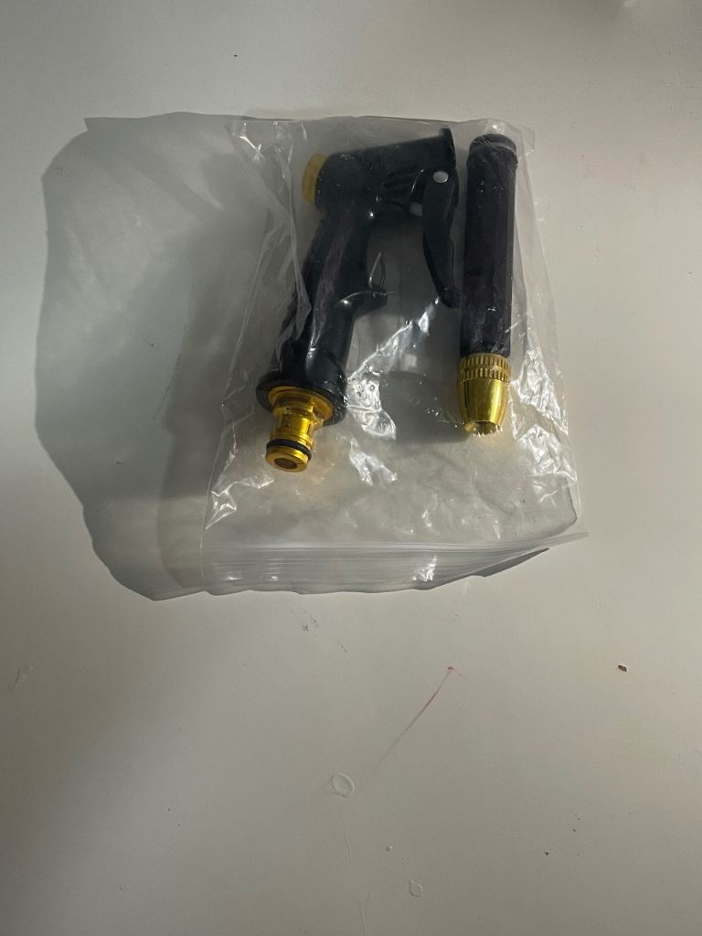 Adjustable Garden Hose Spray Gun – Black & Gold