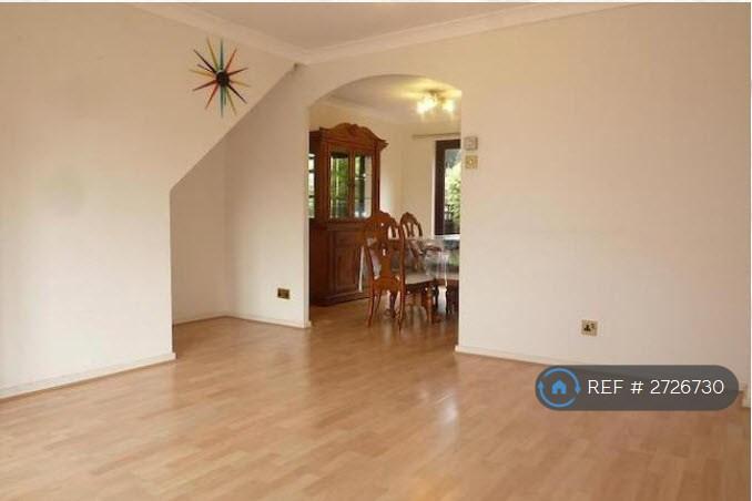 3 bedroom house in Gables Close, London, SE12 (3 bed) (#2726730)