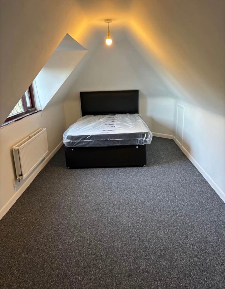 **Large Furnished Double Room to Rent**All Bills & WiFi included **Free Parking**
