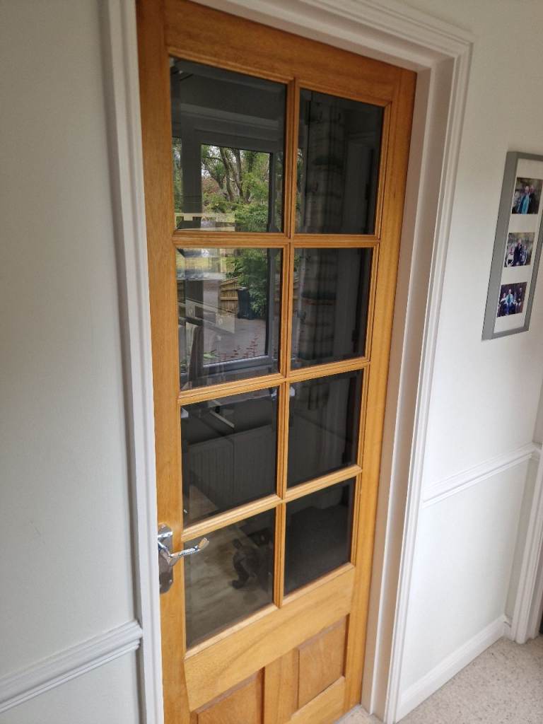 Solid Wood Internal Doors with handles, hinges – Good Condition
