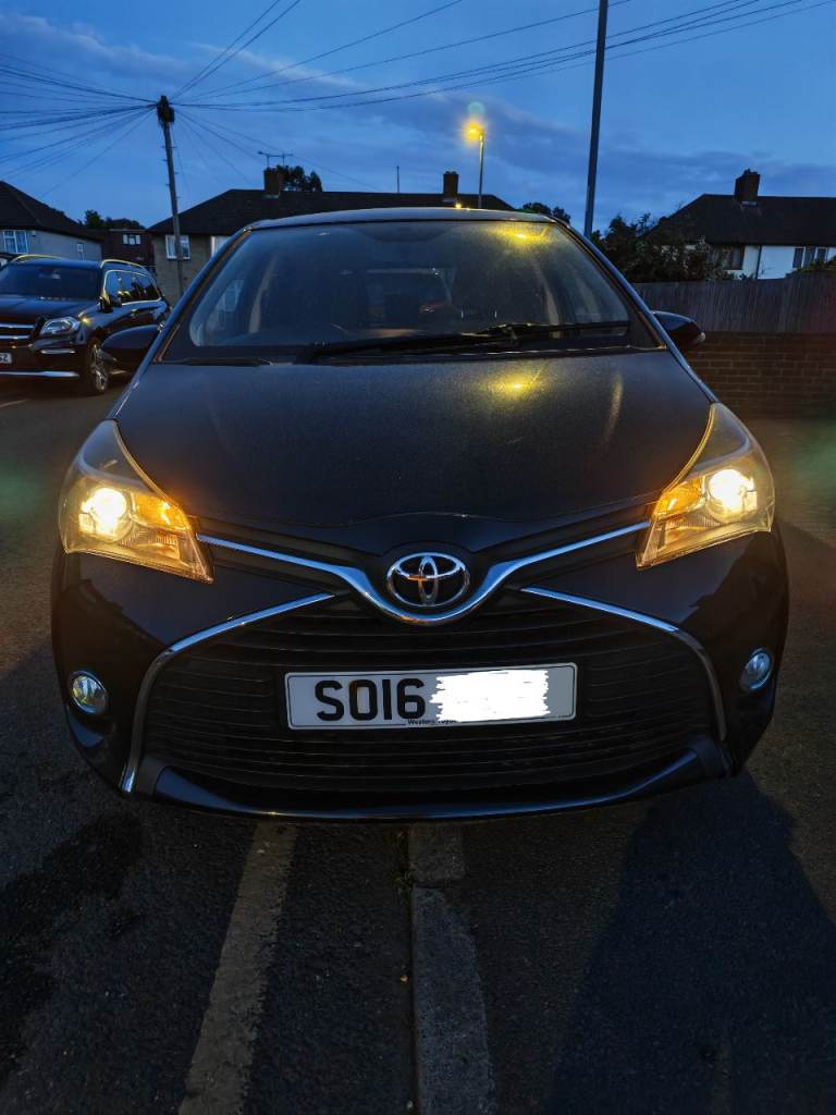 Toyota, YARIS, Hatchback, 2016, Manual, 1329 (cc), 5 doors