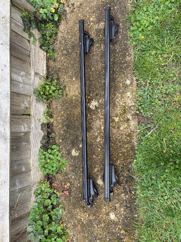 Thule roof bars 120cm