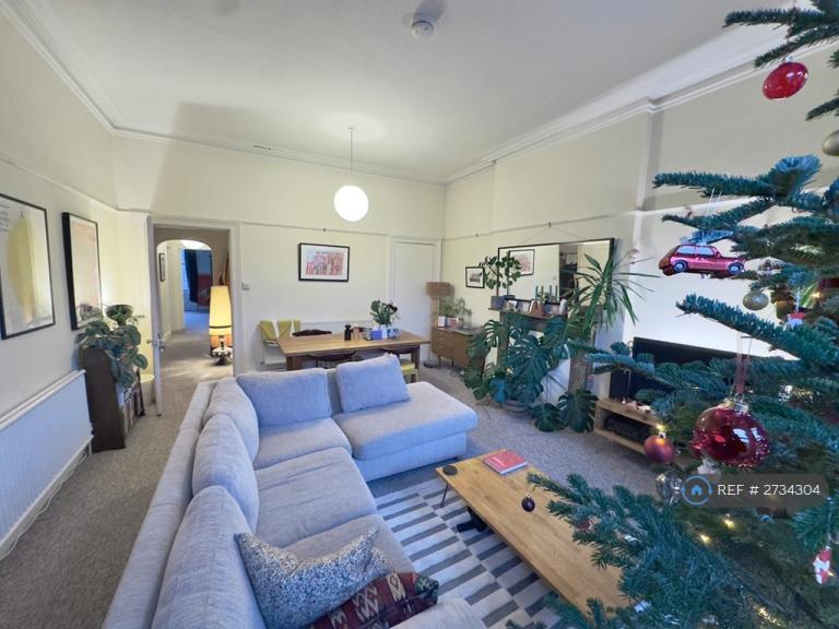 3 bedroom flat in Redland, Bristol, BS6 (3 bed) (#2734304)