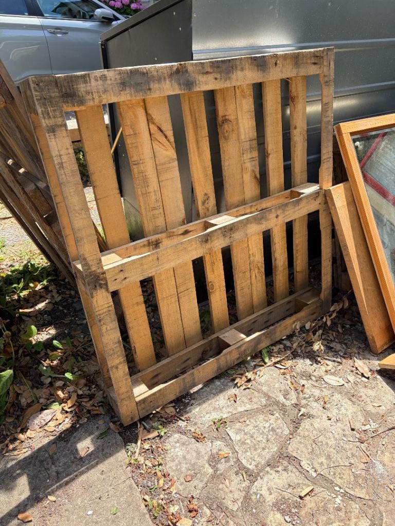 Free - wooden pallets x3