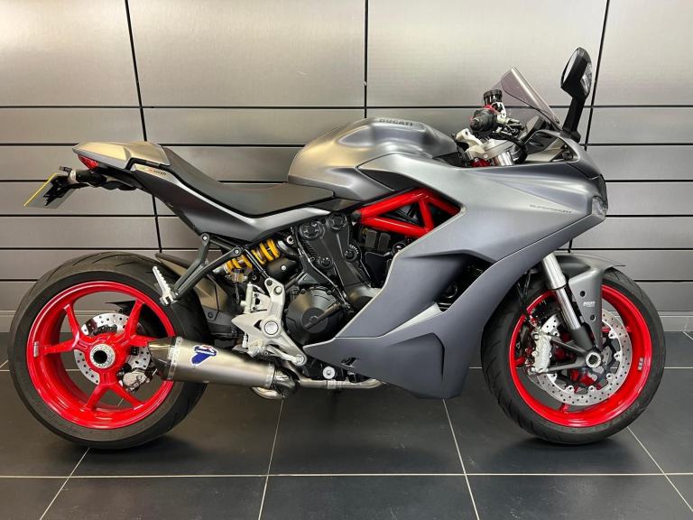 2019 DUCATI SUPERSPORT with Termignoni exhaust.