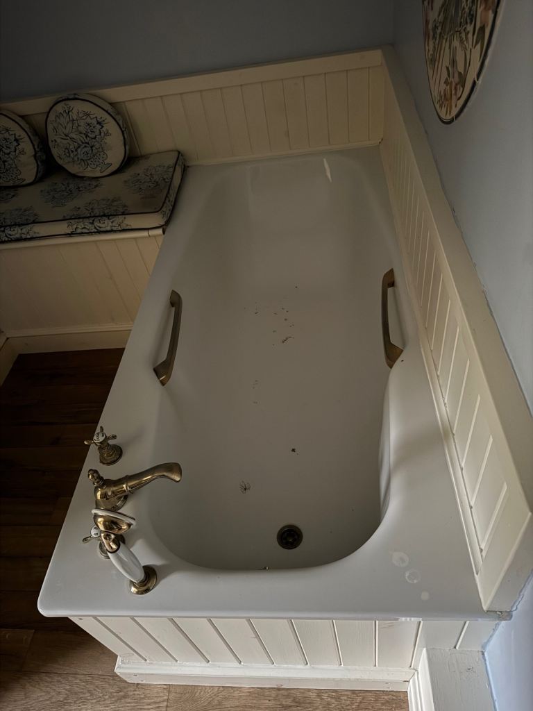 Bathroom Suite for sale