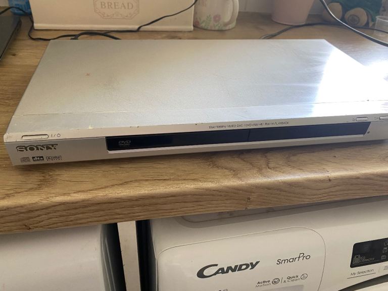 Sony dvd player with Scart lead - no remote 