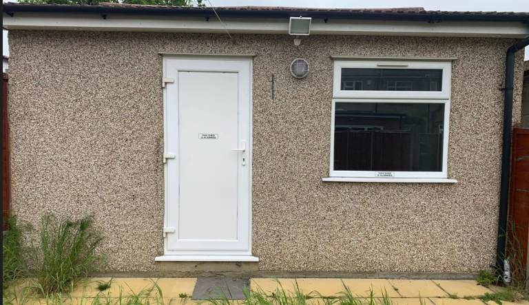 Storage/Garage available for rent in Greenford, UB6.