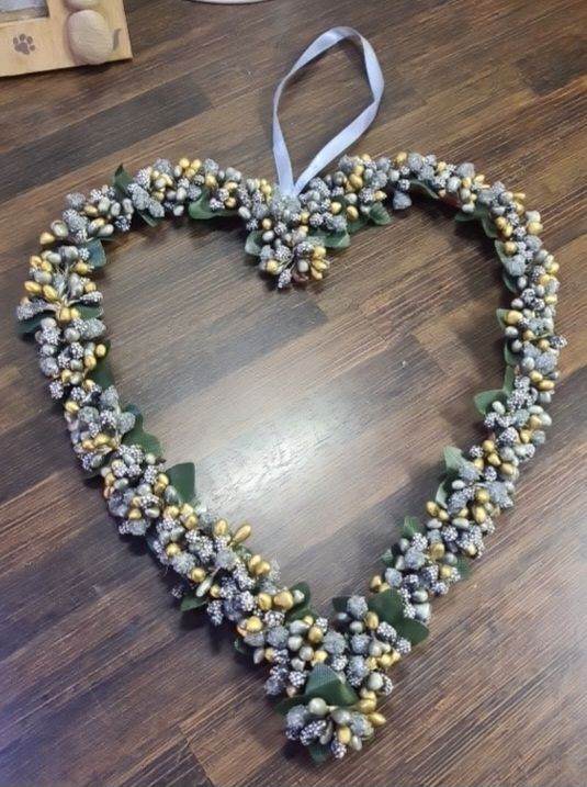 Hanging Christmas Heart Decoration For Wall / Door Approx 20 Cm X 20 Cm