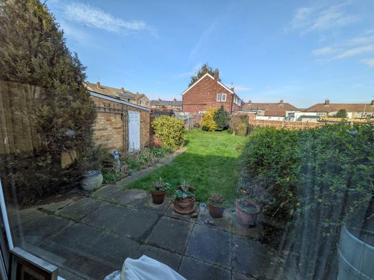 Asking £800 or £1050 couples double room - big pretty house