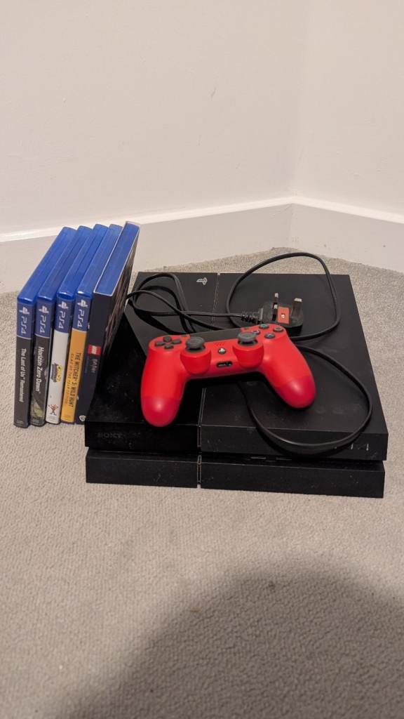 Playstation 4 (PS4) - 1tb 