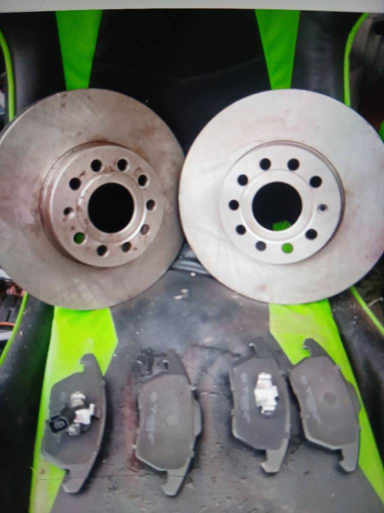 Audi front discs and pads 
