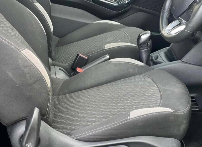 2014 Peugeot 208 1.2 VTi Style 3dr HATCHBACK PETROL Manual