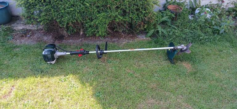 WEBB/C26/Petrol strimmer/brushcutter