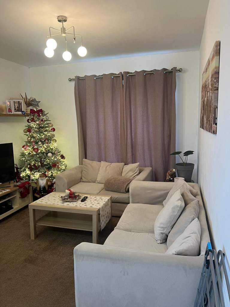 1 Bed Flat Fully Furnished. 