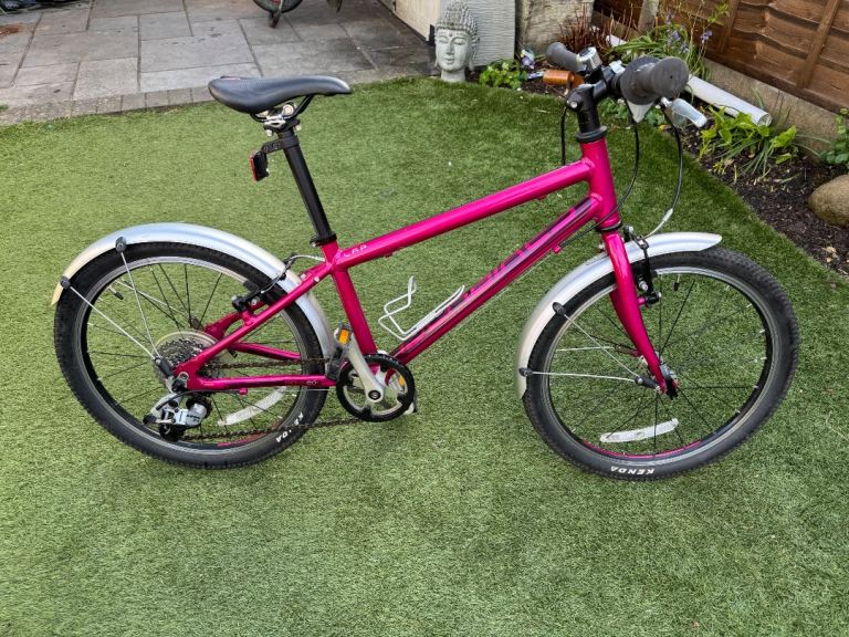 Islabikes Beinn 20 Large LRR – Premium Lightweight Kids Bike – Deep metallic pink