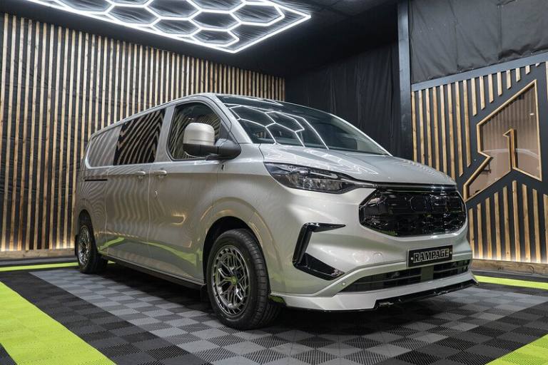  Ford Transit Custom 320 Limited L2 2.5L Auto Plug-in Hybrid Crew Cab HYBRID Automatic