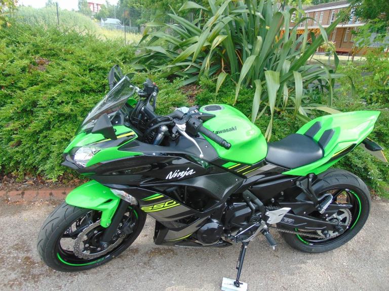 Kawasaki EX 650 Ninja Supersport 2019 low use 2748miles superb ok to A2 restrict