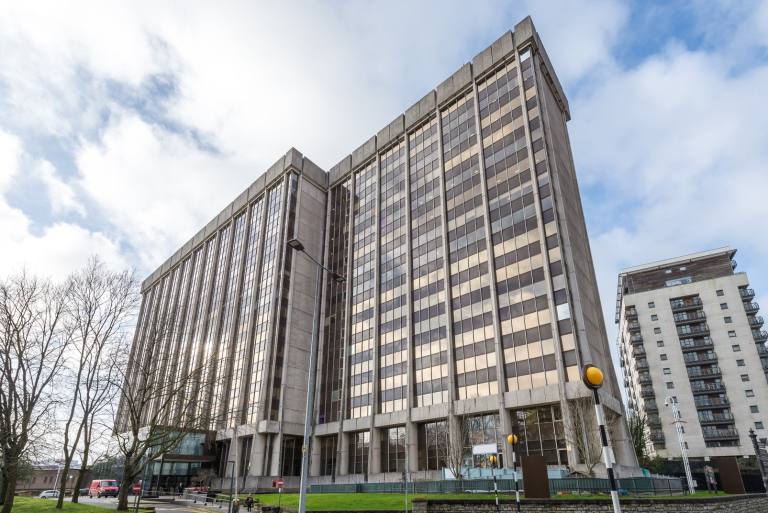 Cardiff - CF24 0EB \ Fully Furnished Small Office for Rent