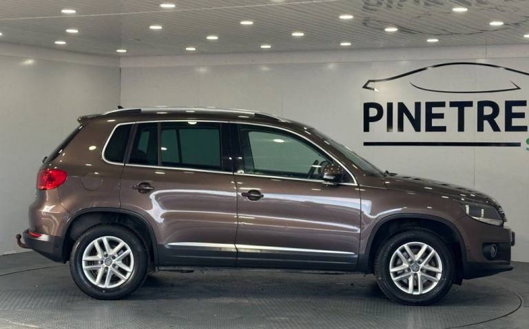 2015 Volkswagen Tiguan 2.0 TDI BlueMotion Tech Match SUV 5dr Diesel Manual 2WD Euro 5 (s/s) (140 ...