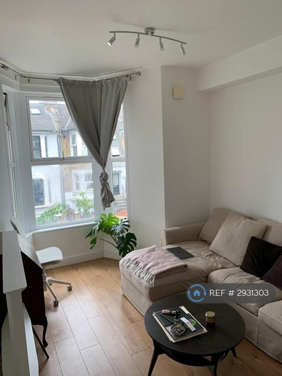 1 bedroom flat in Kyverdale Rd, London, N16 (1 bed) (#2931303)