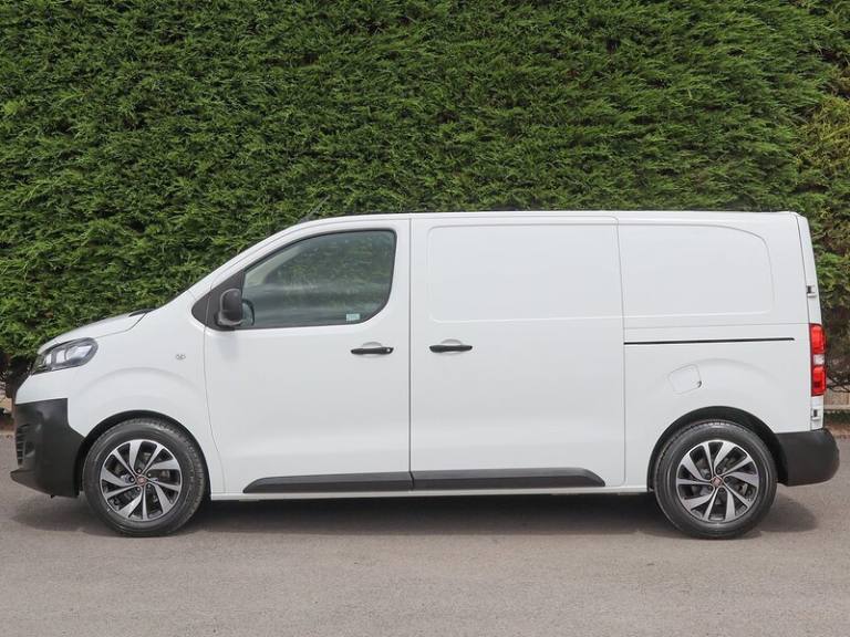 2022 Fiat Scudo Tecnico 120BHP L1 SWB PANEL VAN, Sat Nav, Rev Cam, Air Con, Cruise, Rev Par Mediu...