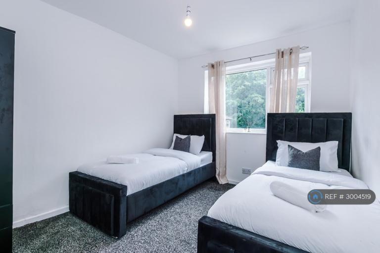 3 bedroom house in Woodlands Road, Manchester, M8 (3 bed) (#3004519)