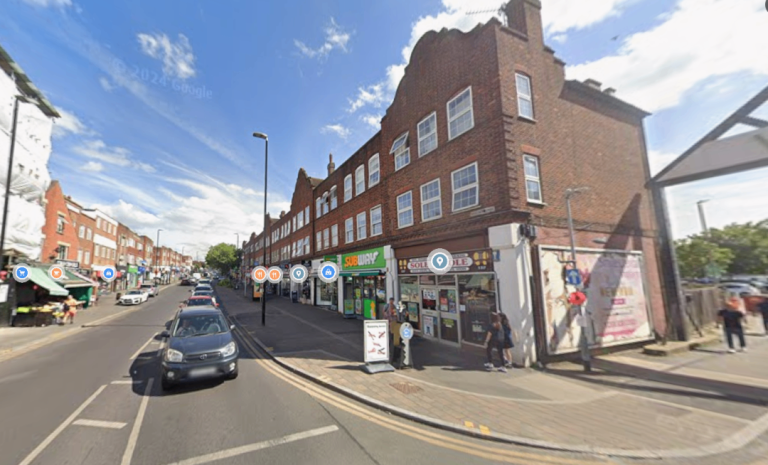 DSS Accepted - Double Room Available in  Worcester Park Sutton KT4