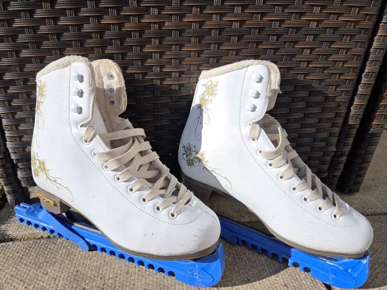 Ice skates SFR size 3 uk