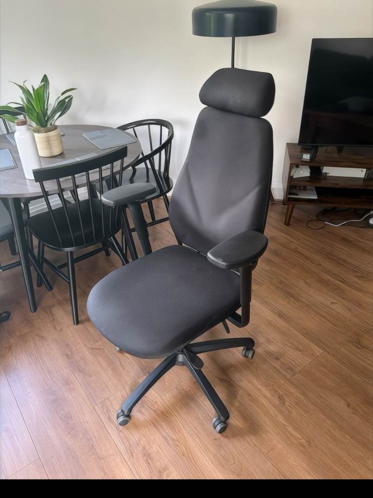Black Ergonomic Office Chair with Headrest – Good Condition