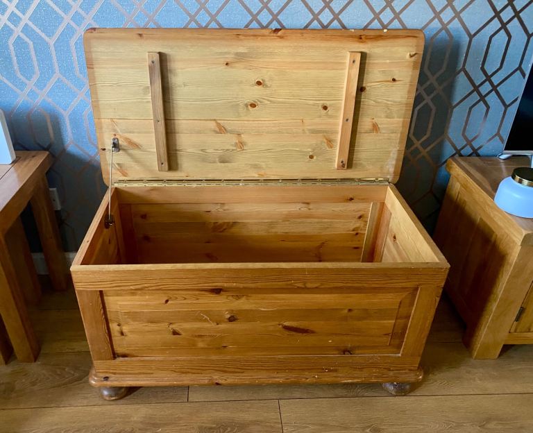 ANTIQUE BLANKET BOX / TOY BOX / CHEST - UPCYCLE PROJECT