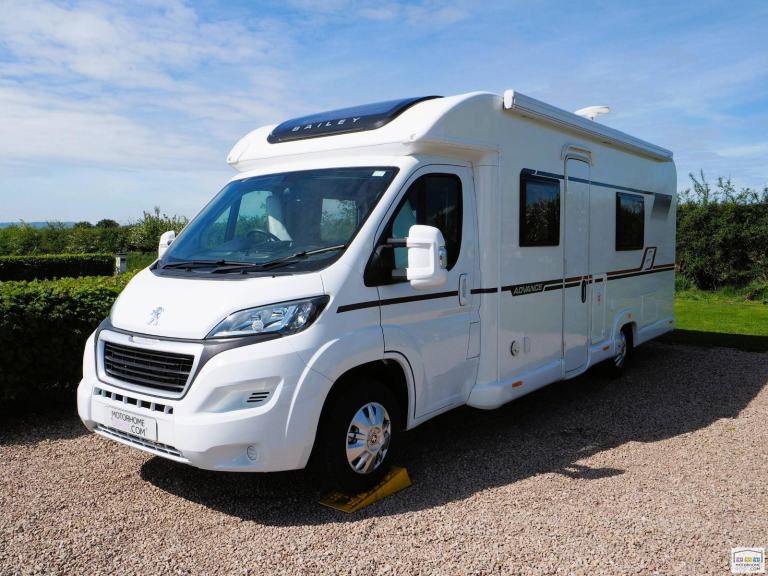 Bailey Advance 76-2, 2 Belt, 4 Berth, Fixed Bed, Low Miles
