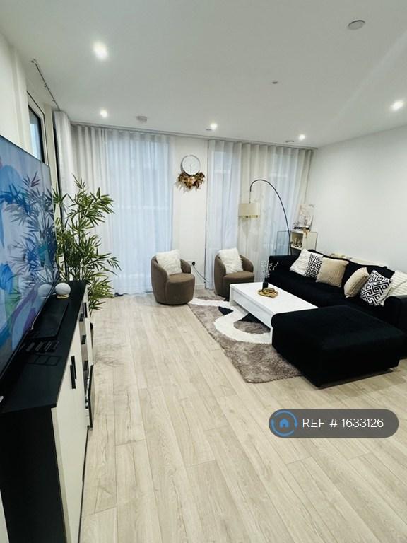 2 bedroom flat in Bond Apartments, Harrow, HA1 (2 bed) (#1633126)