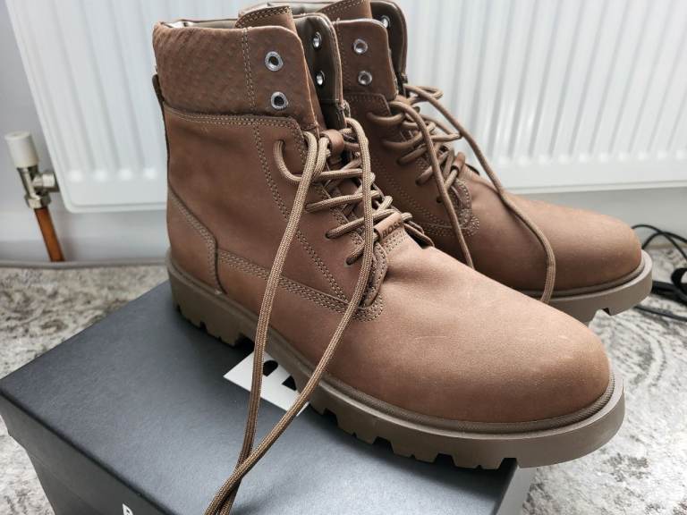 Brand New Mens Size 10 Boss Boots